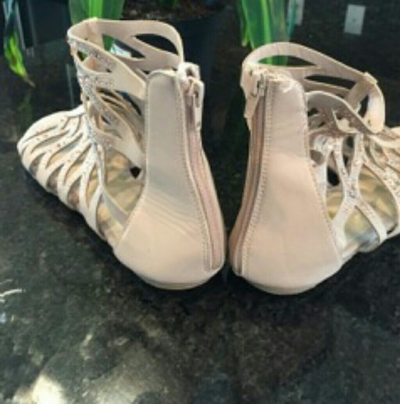 Shoes - Picture 5 of 6